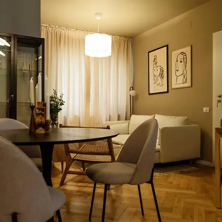 Exquisite 1br Flat Close To City Center Appartement Boekarest