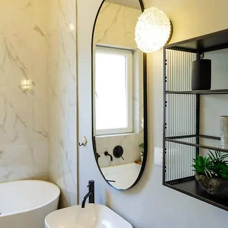 Exquisite 1br Flat Close To City Center Appartement Boekarest