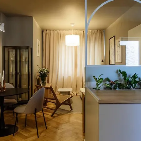 Exquisite 1br Flat Close To City Center Appartement *