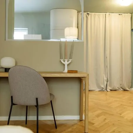 Exquisite 1br Flat Close To City Center Appartement *